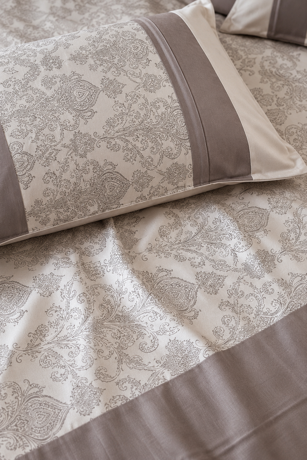 Dove Paisley